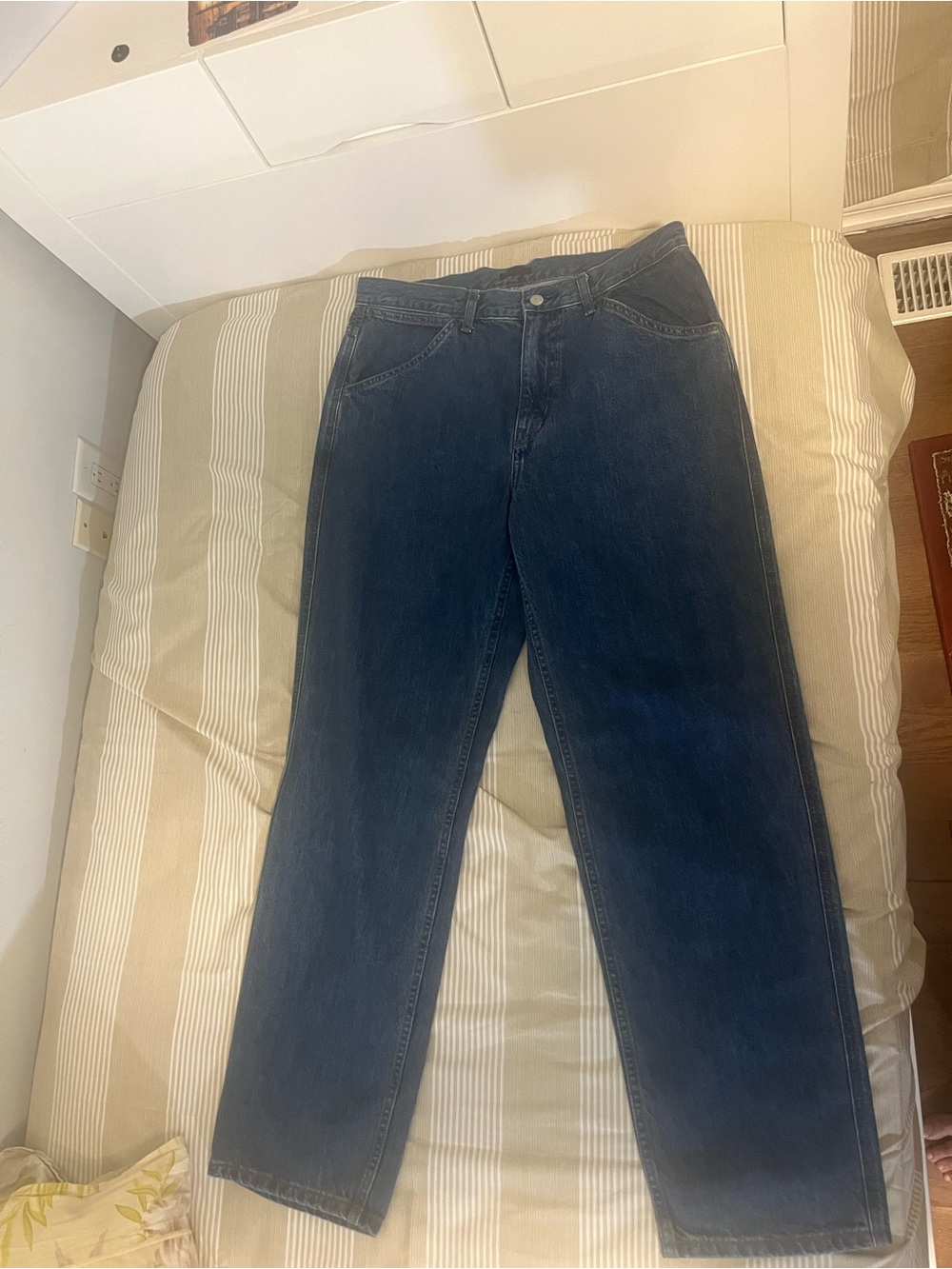 Uniqlo Men's Straight-Leg Jeans in Dark Blue